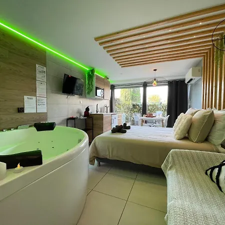 Cosy Balneo Et Terrasse Apartment